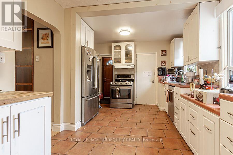 12 Chauncey Avenue, Toronto, Ontario  M8Z 2Z3 - Photo 16 - W12050024