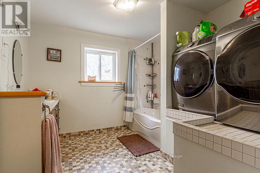12 Chauncey Avenue, Toronto, Ontario  M8Z 2Z3 - Photo 28 - W12050024