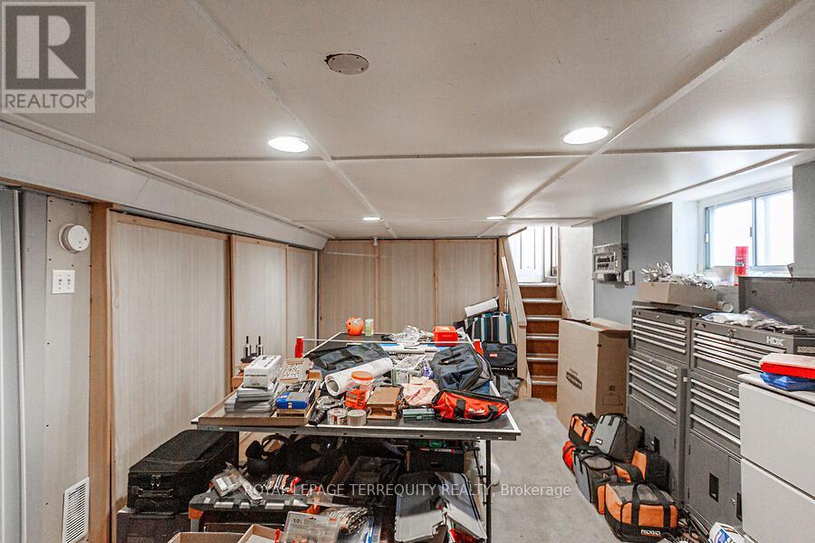 12 Chauncey Avenue, Toronto, Ontario  M8Z 2Z3 - Photo 32 - W12050024