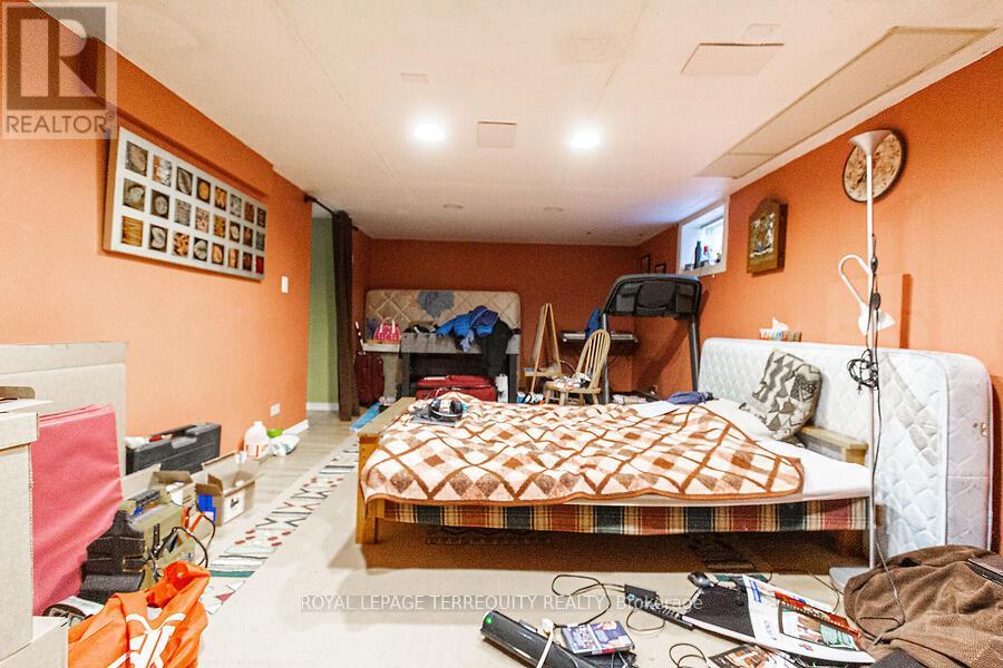 12 Chauncey Avenue, Toronto, Ontario  M8Z 2Z3 - Photo 34 - W12050024