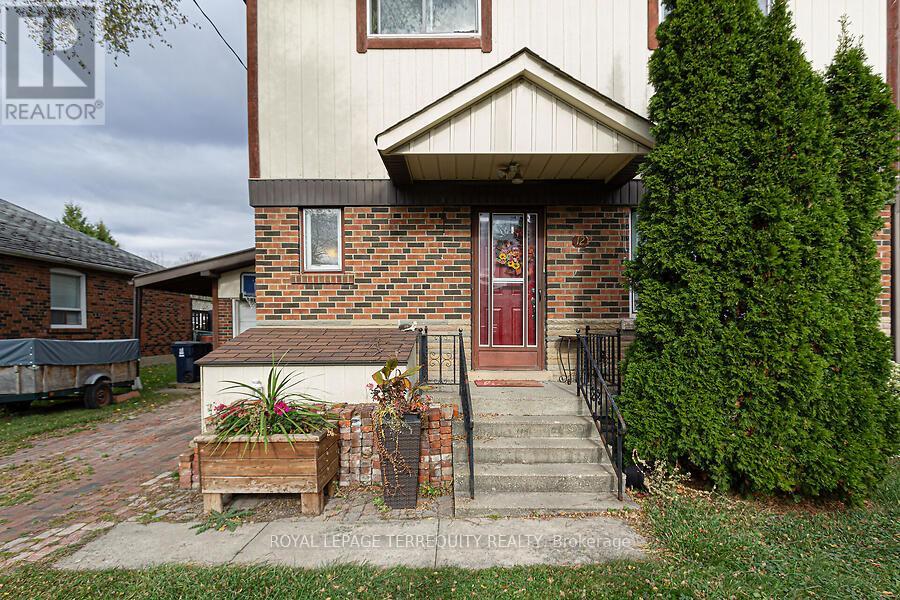 12 Chauncey Avenue, Toronto, Ontario  M8Z 2Z3 - Photo 4 - W12050024