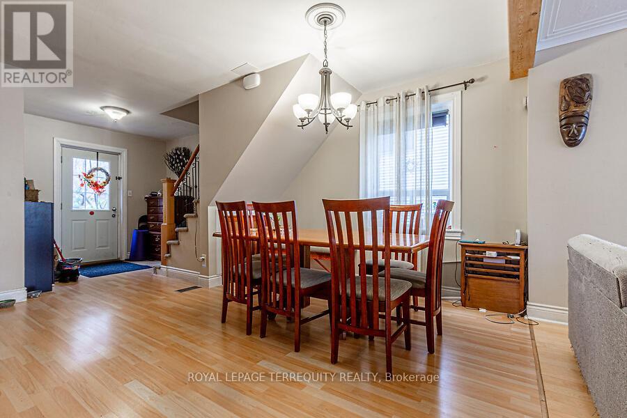 12 Chauncey Avenue, Toronto, Ontario  M8Z 2Z3 - Photo 9 - W12050024