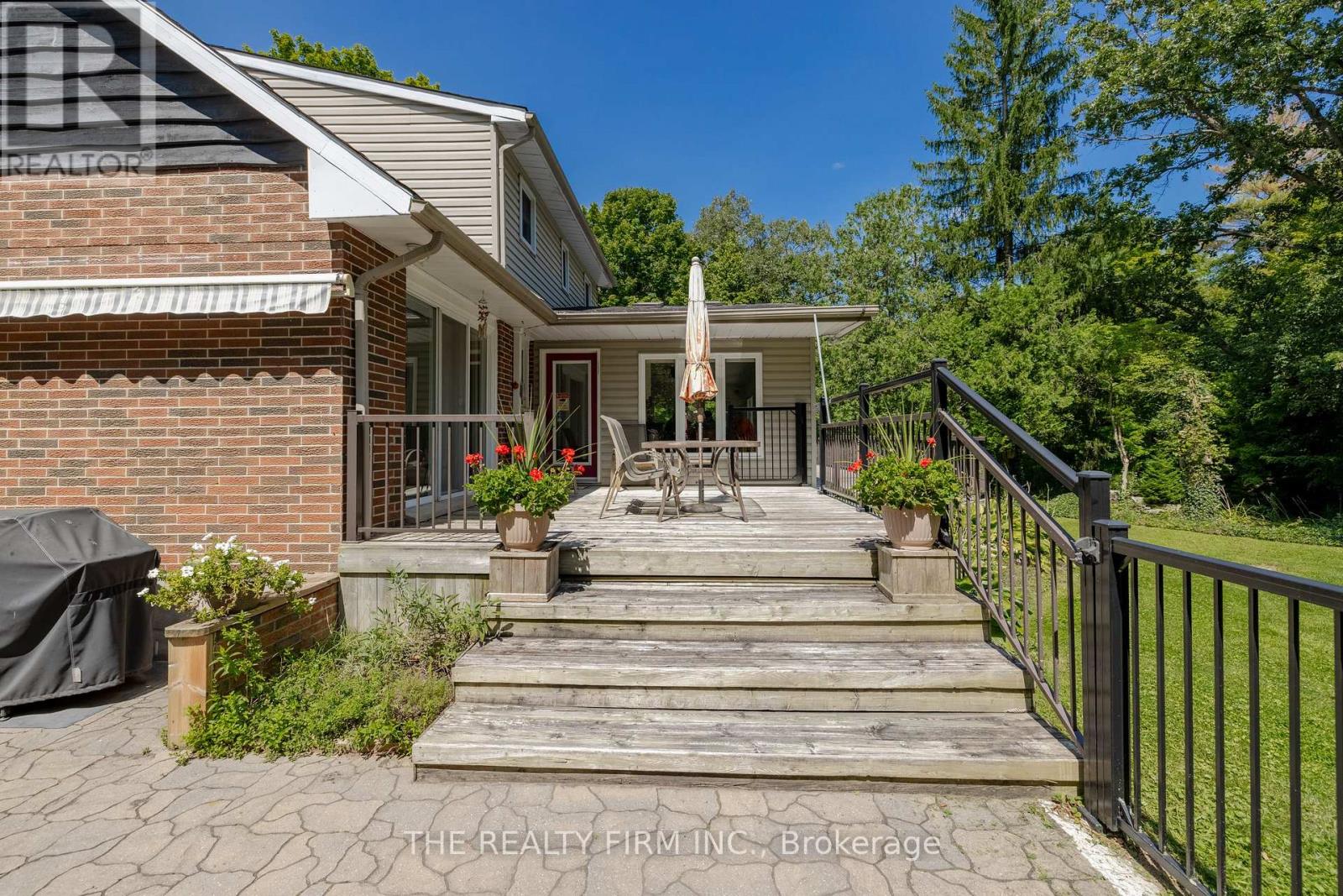 2294 Harris Road, Thames Centre, Ontario  N0L 1G5 - Photo 9 - X12050064