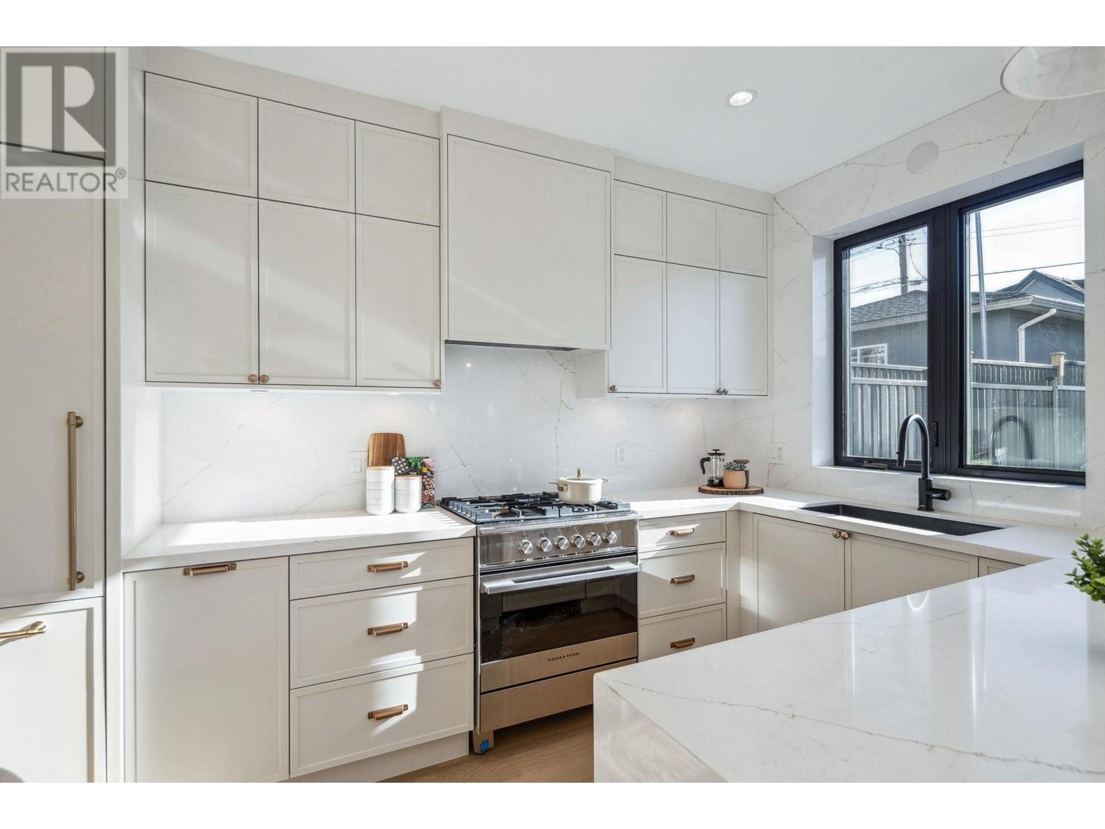 2 2920 Grant Street, Vancouver, British Columbia  V5K 3H5 - Photo 16 - R2982991