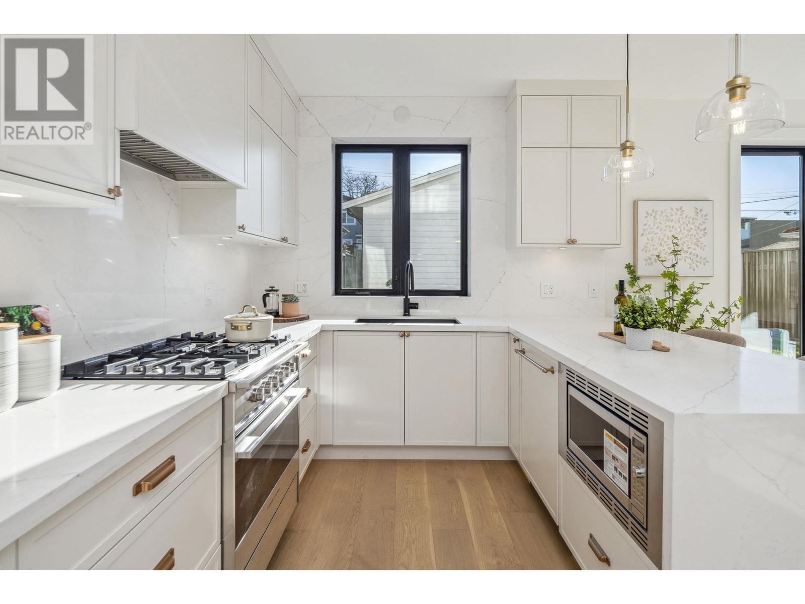 2 2920 Grant Street, Vancouver, British Columbia  V5K 3H5 - Photo 18 - R2982991
