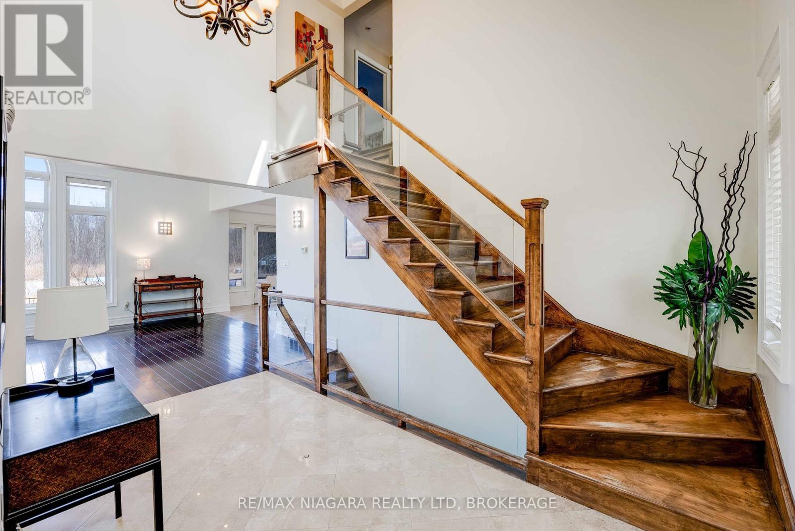 9559 Lincoln Street, Niagara Falls (Schisler), Ontario  L3B 5N7 - Photo 12 - X12050077