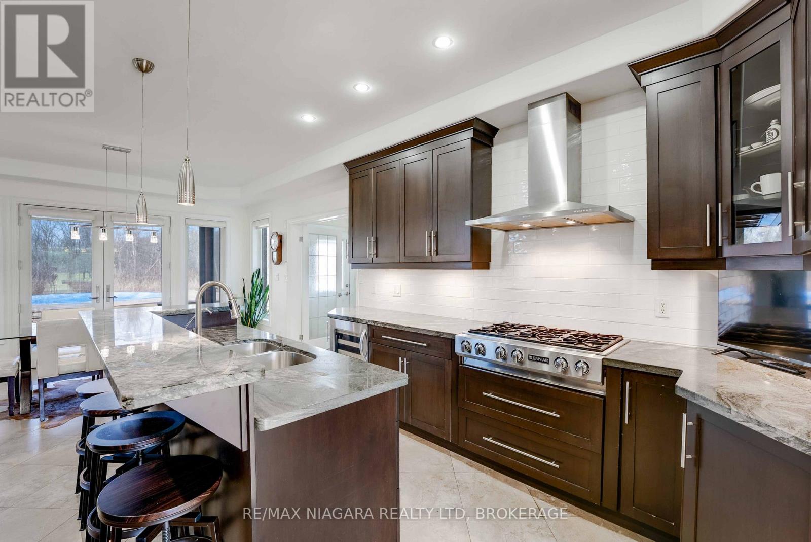 9559 Lincoln Street, Niagara Falls (Schisler), Ontario  L3B 5N7 - Photo 32 - X12050077