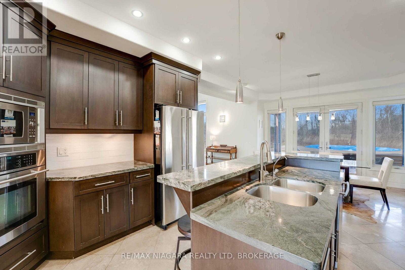 9559 Lincoln Street, Niagara Falls (Schisler), Ontario  L3B 5N7 - Photo 33 - X12050077