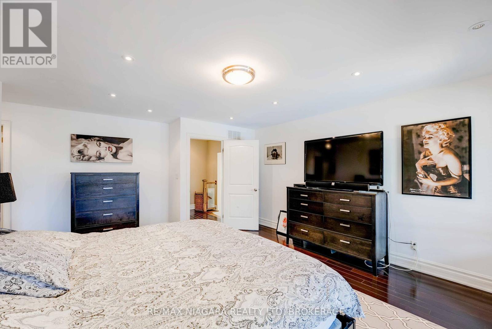 9559 Lincoln Street, Niagara Falls (Schisler), Ontario  L3B 5N7 - Photo 41 - X12050077