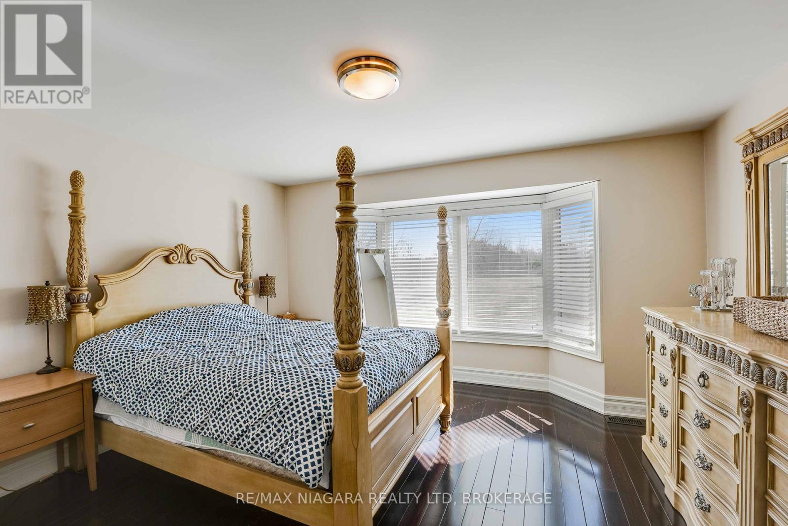 9559 Lincoln Street, Niagara Falls (Schisler), Ontario  L3B 5N7 - Photo 46 - X12050077