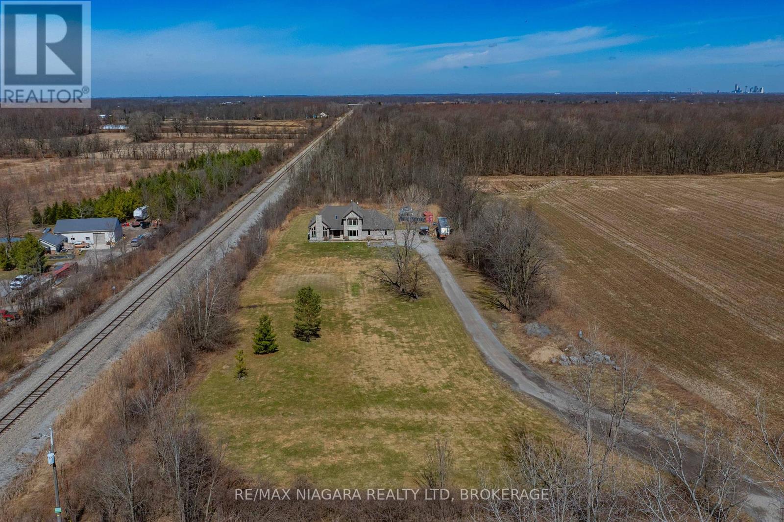 9559 Lincoln Street, Niagara Falls (Schisler), Ontario  L3B 5N7 - Photo 5 - X12050077