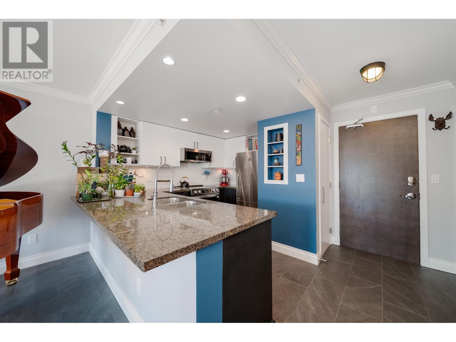 Listing Picture 11 of 33 : 508 125 MILROSS AVENUE, Vancouver / 溫哥華 - 魯藝地產 Yvonne Lu Group - MLS Medallion Club Member