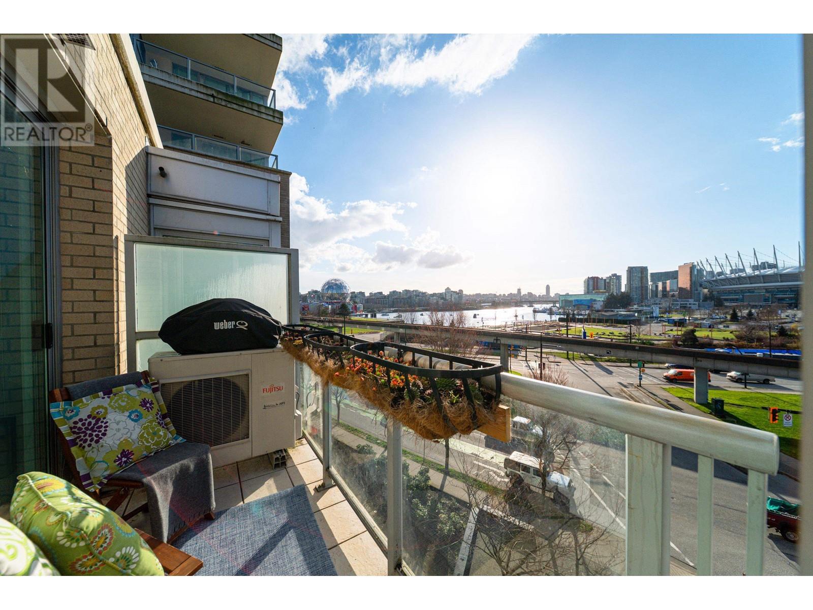 Listing Picture 19 of 33 : 508 125 MILROSS AVENUE, Vancouver / 溫哥華 - 魯藝地產 Yvonne Lu Group - MLS Medallion Club Member