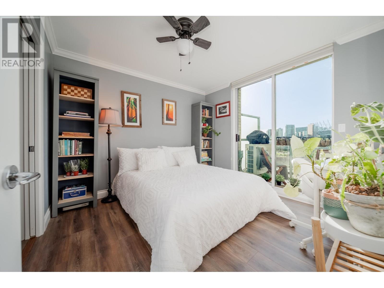 Listing Picture 13 of 33 : 508 125 MILROSS AVENUE, Vancouver / 溫哥華 - 魯藝地產 Yvonne Lu Group - MLS Medallion Club Member