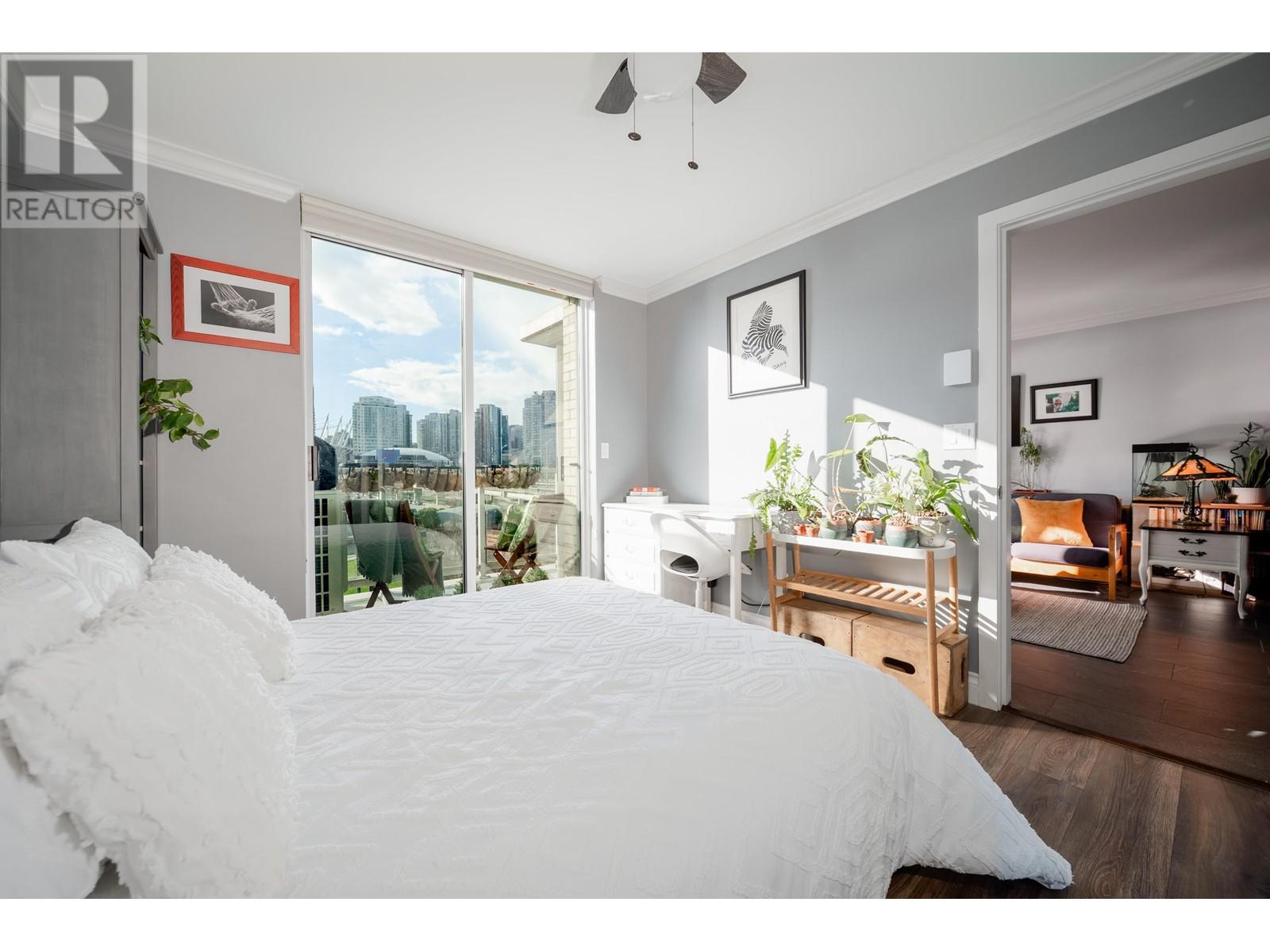 Listing Picture 14 of 33 : 508 125 MILROSS AVENUE, Vancouver / 溫哥華 - 魯藝地產 Yvonne Lu Group - MLS Medallion Club Member