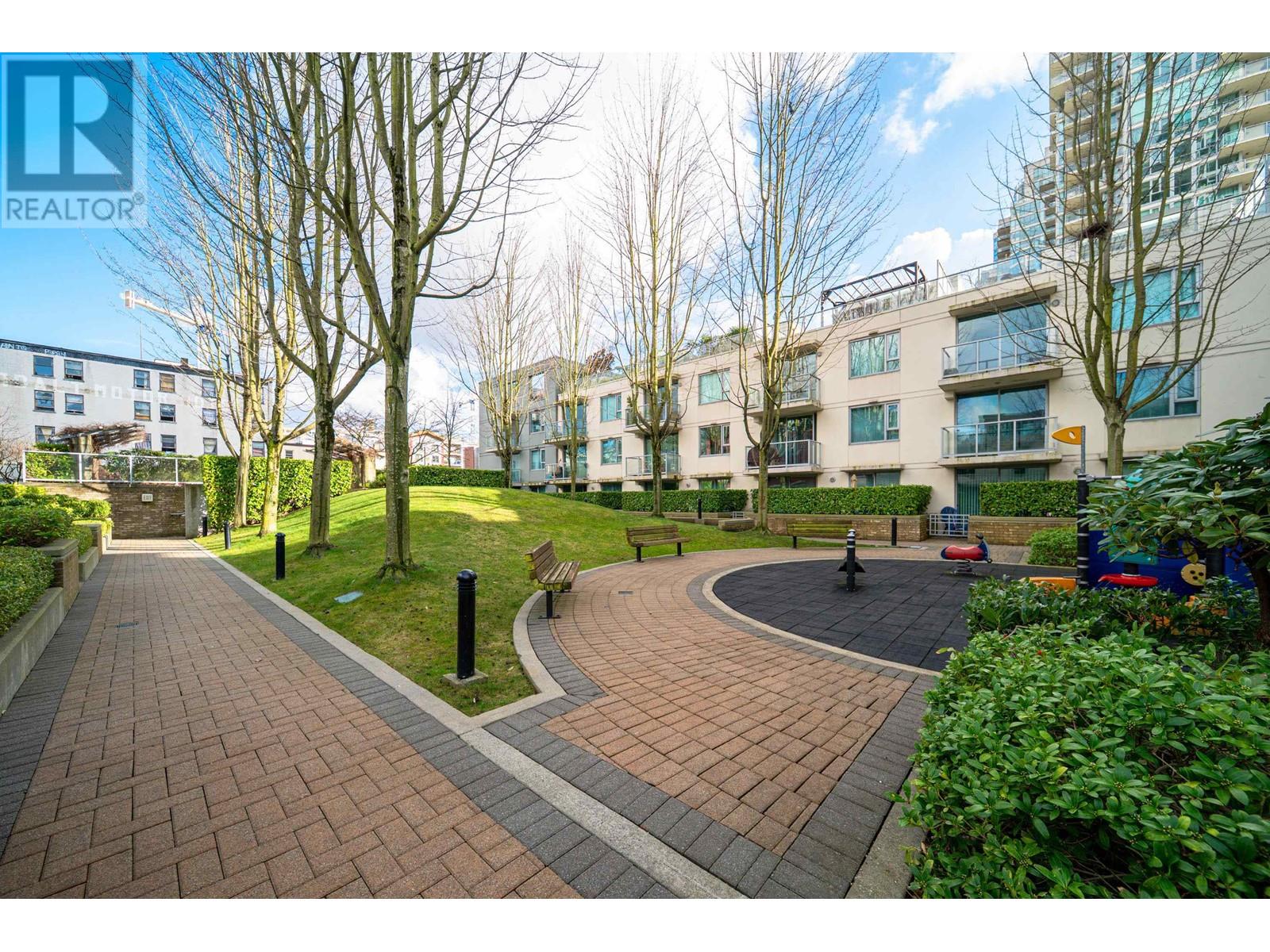 Listing Picture 29 of 33 : 508 125 MILROSS AVENUE, Vancouver / 溫哥華 - 魯藝地產 Yvonne Lu Group - MLS Medallion Club Member