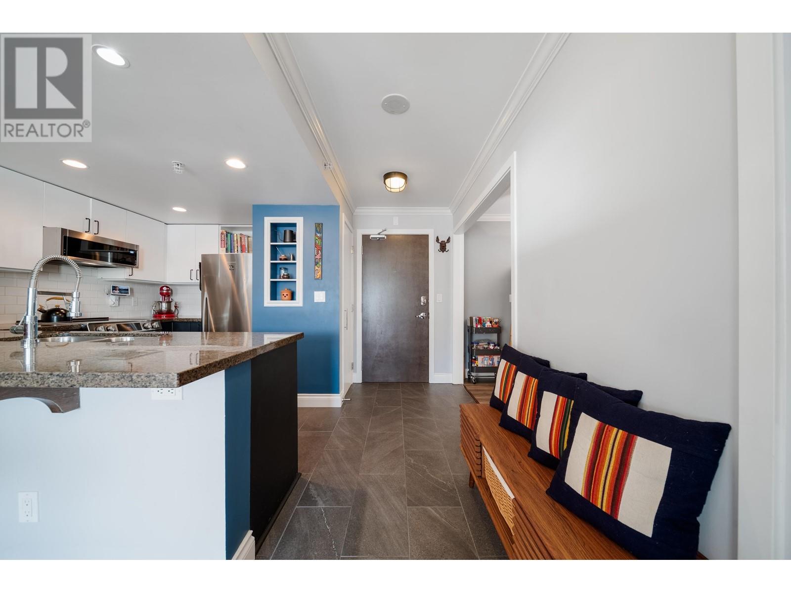 Listing Picture 10 of 33 : 508 125 MILROSS AVENUE, Vancouver / 溫哥華 - 魯藝地產 Yvonne Lu Group - MLS Medallion Club Member