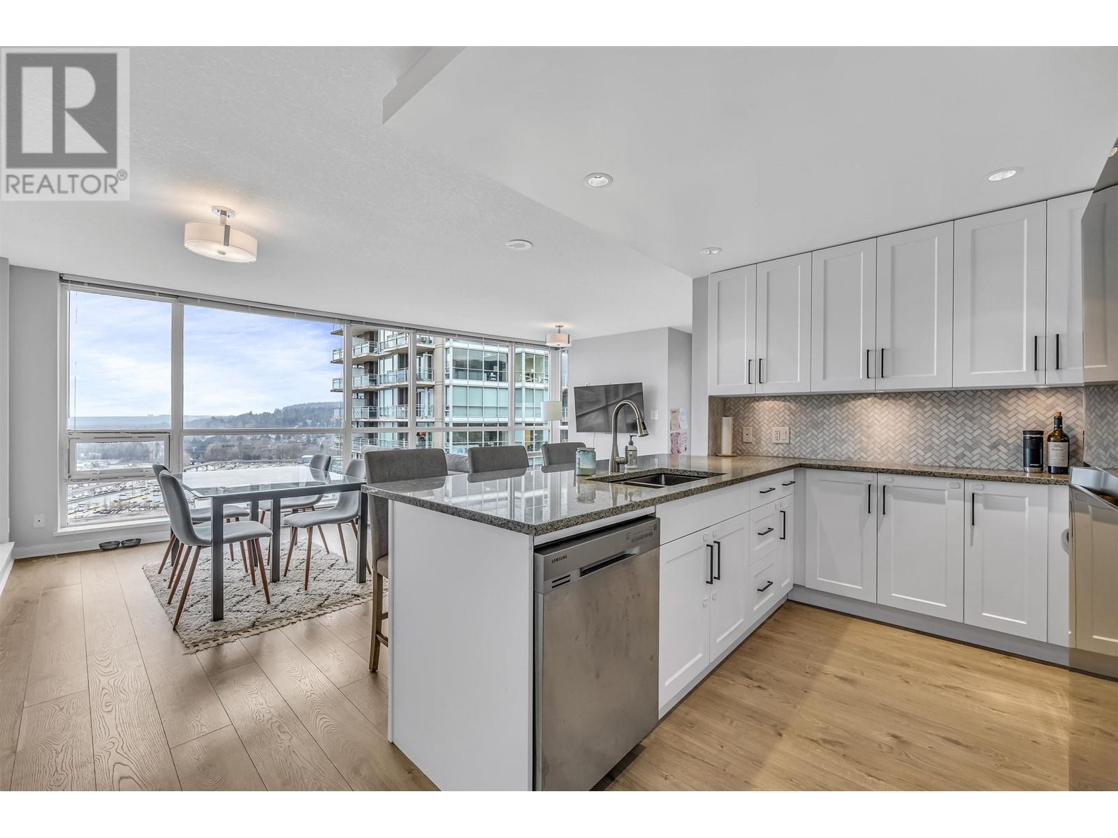 2906 2978 Glen Drive, Coquitlam, British Columbia  V3B 0C3 - Photo 15 - R2982018
