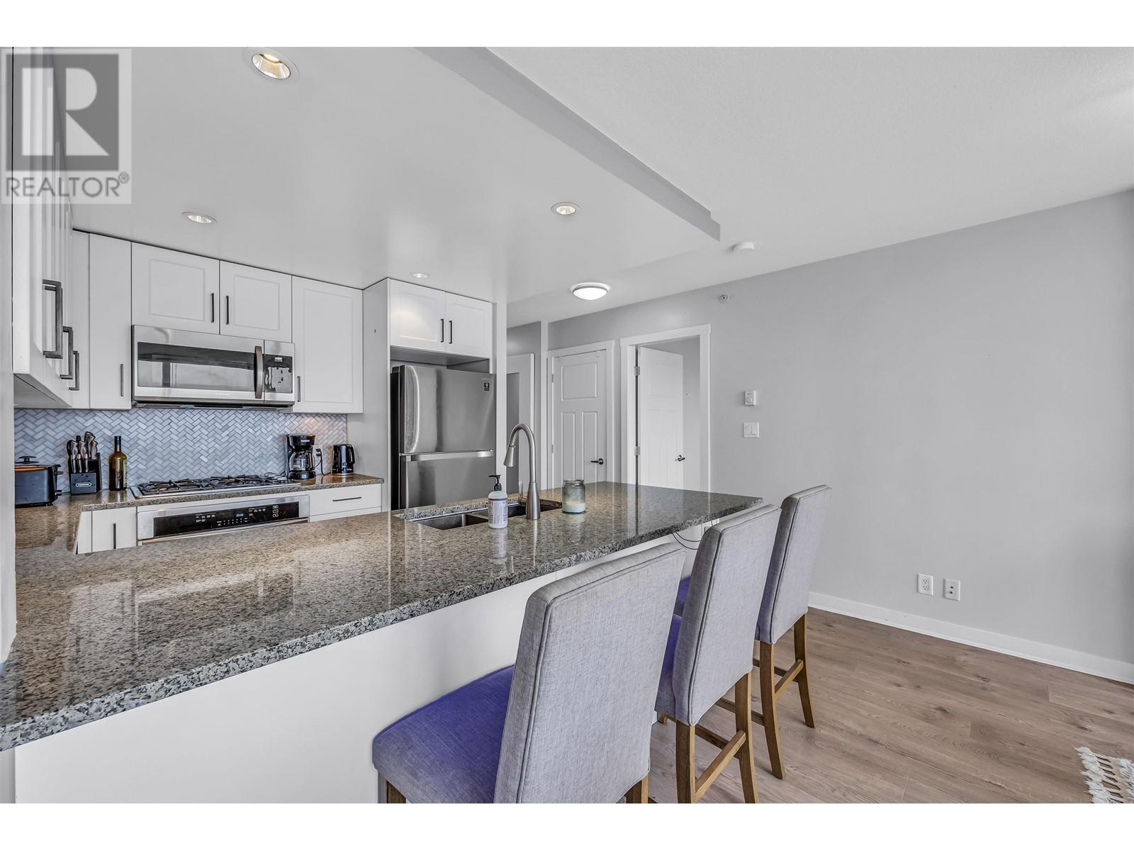 2906 2978 Glen Drive, Coquitlam, British Columbia  V3B 0C3 - Photo 25 - R2982018