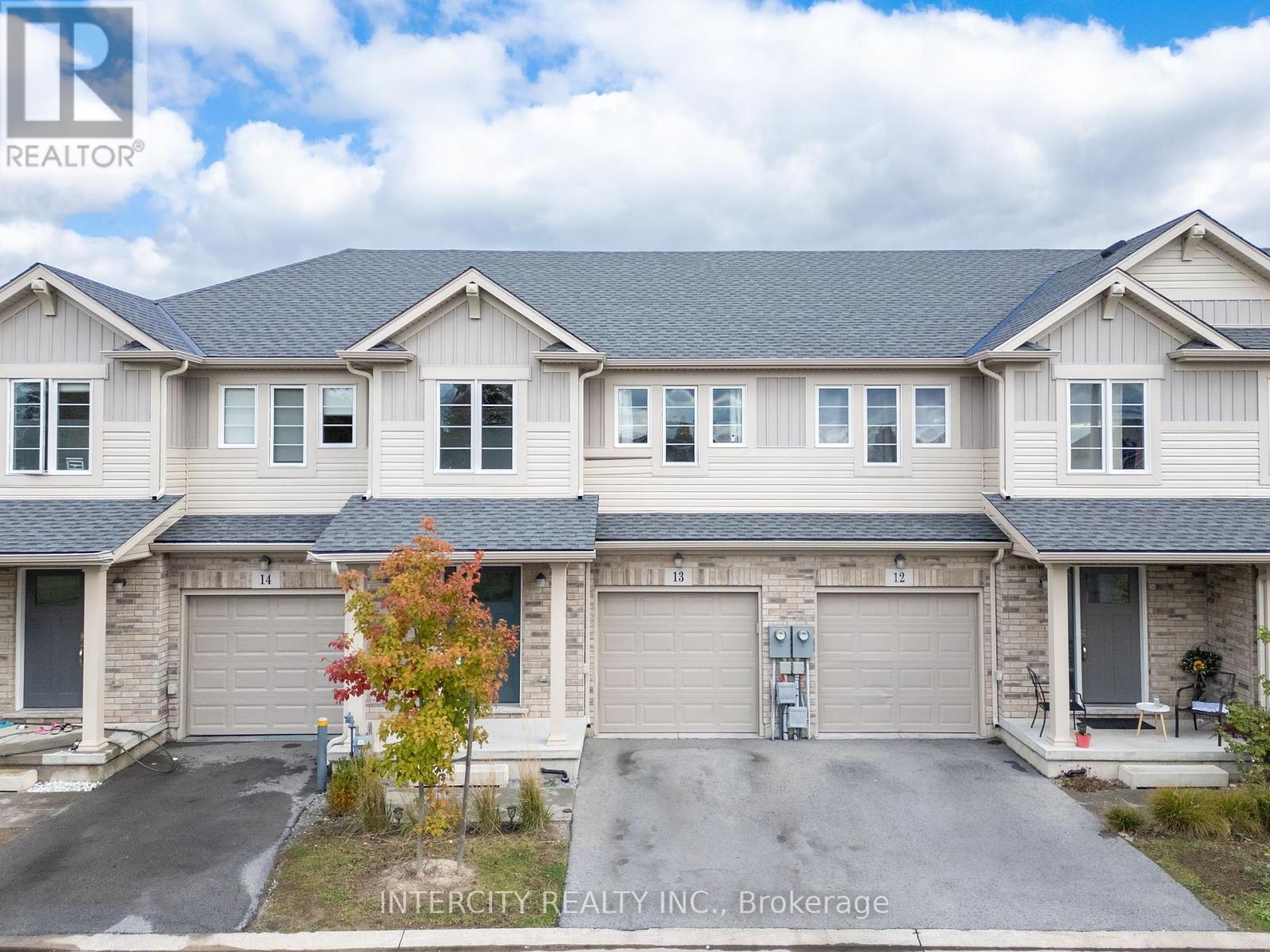 Property at 13 - 7945 OLDFIELD ROAD image 1