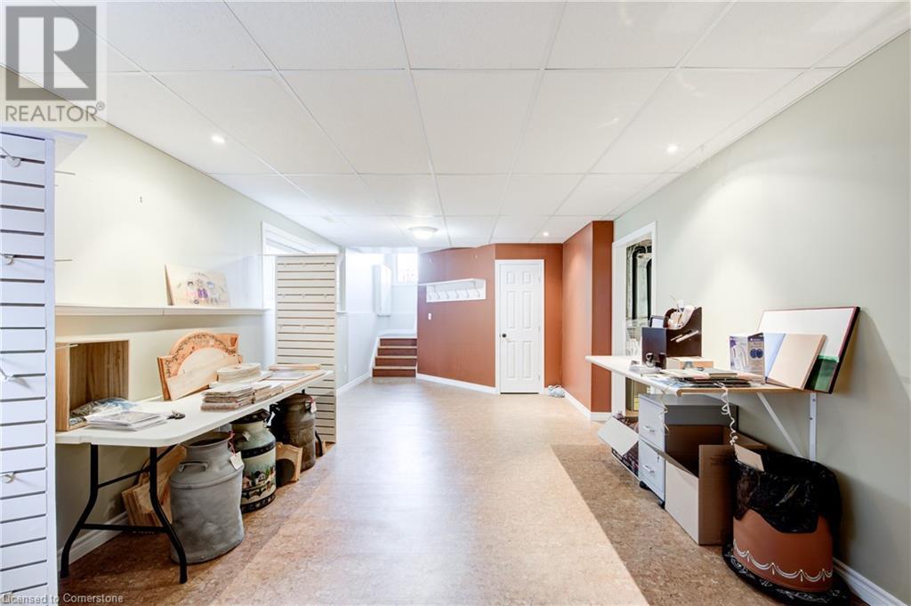 Photo 21 of 42 for 4 Hickory Lane