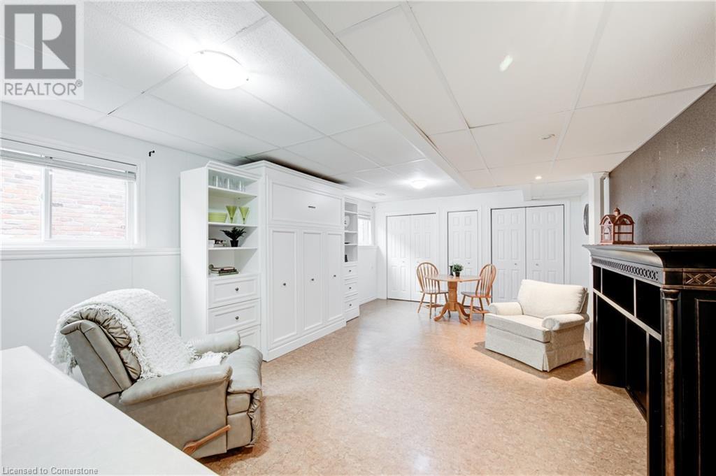 Photo 25 of 42 for 4 Hickory Lane