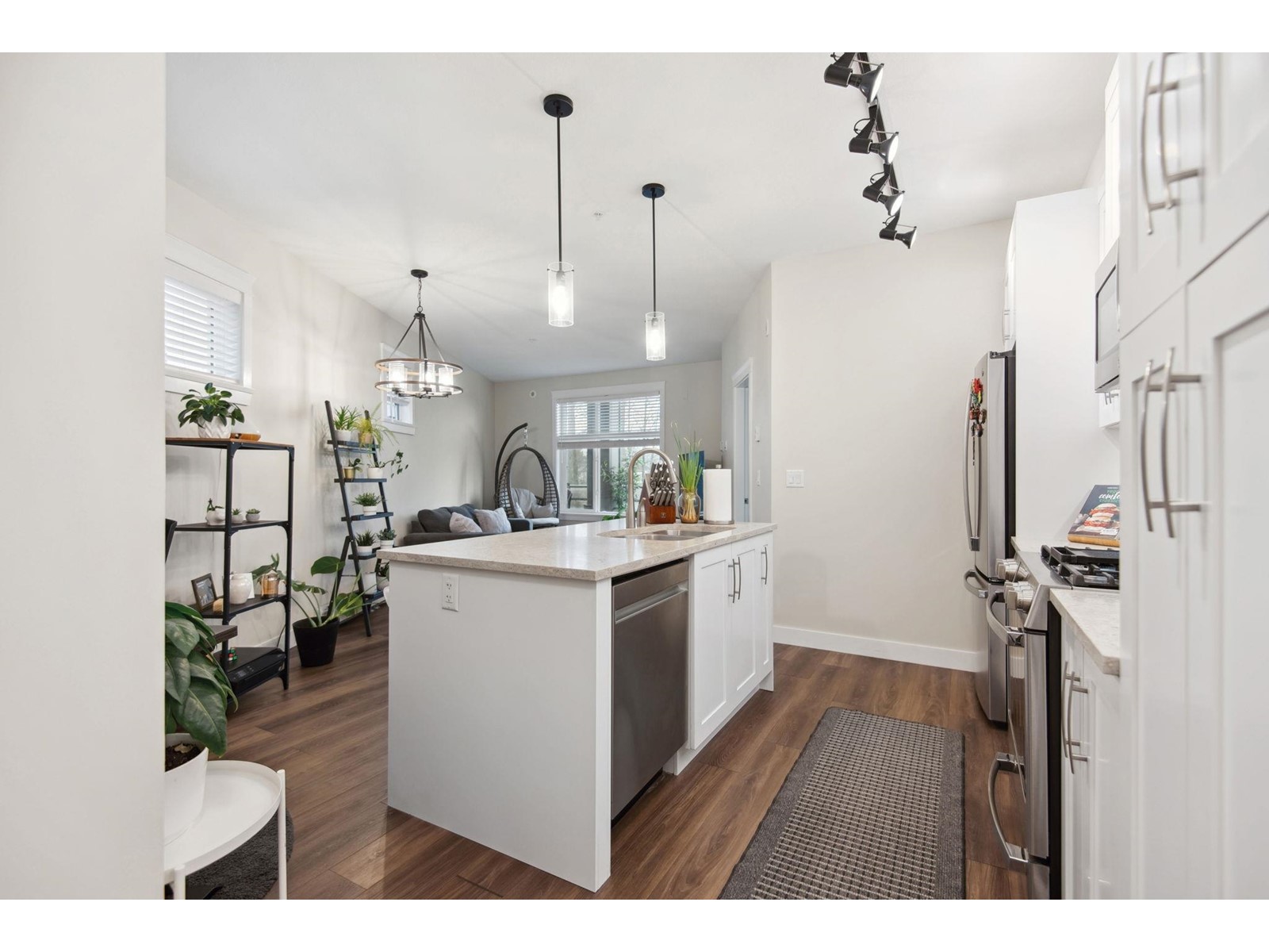 313 11077 Ravine Road, Surrey, British Columbia  V3T 0R7 - Photo 3 - R2982361