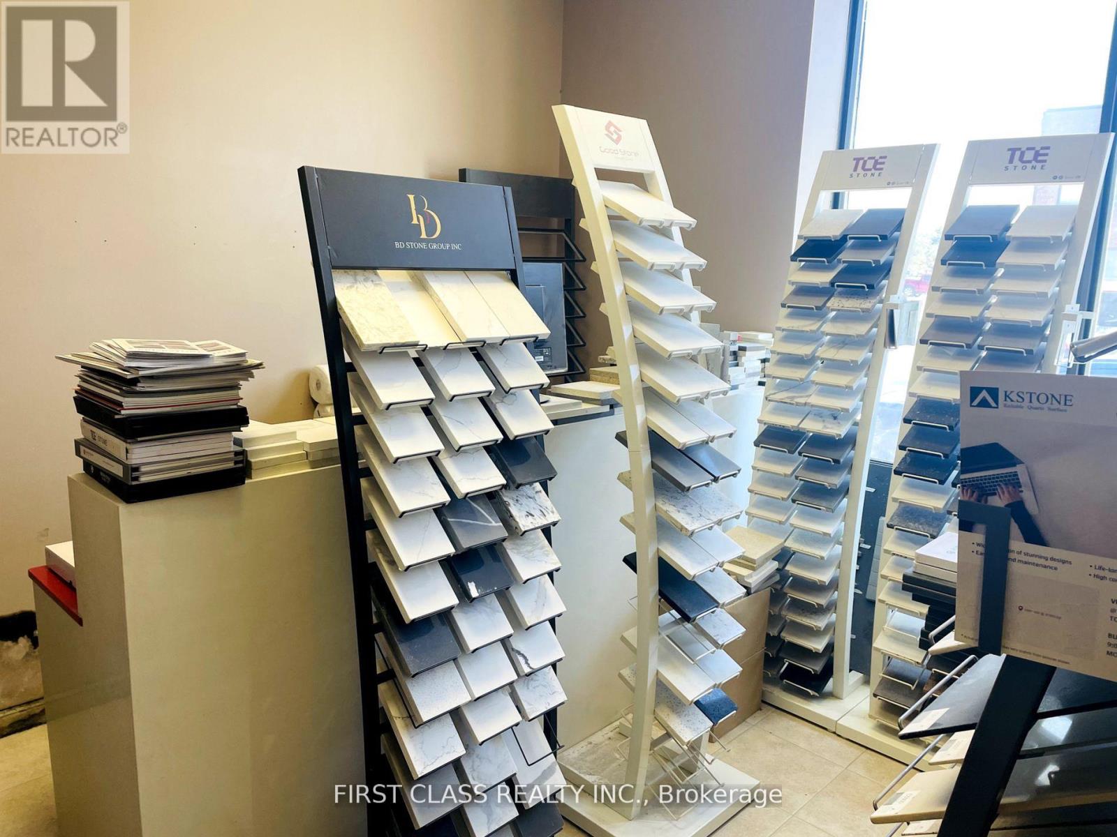 1 - 67 Ward Road, Brampton (Gore Industrial North), Ontario  L6S 6A4 - Photo 4 - W12050148