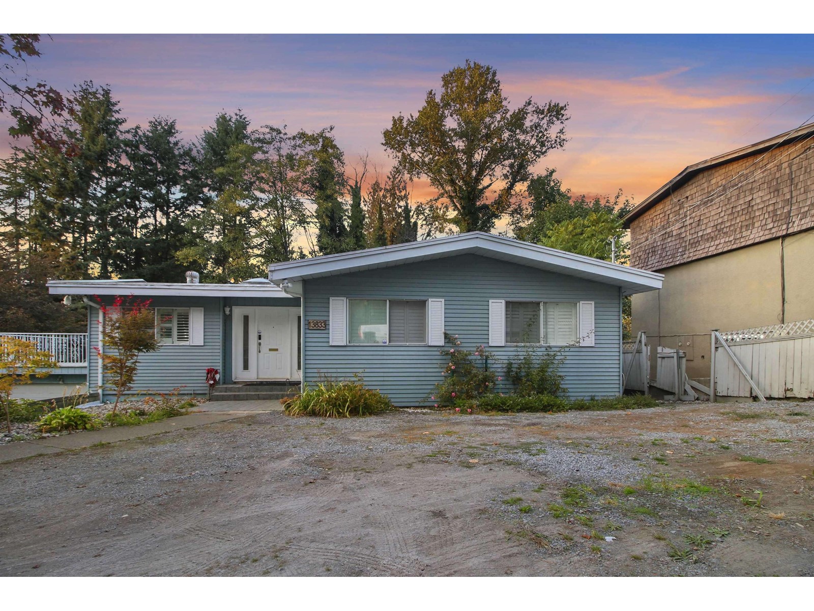 Property at 13833 114 AVENUE image 2
