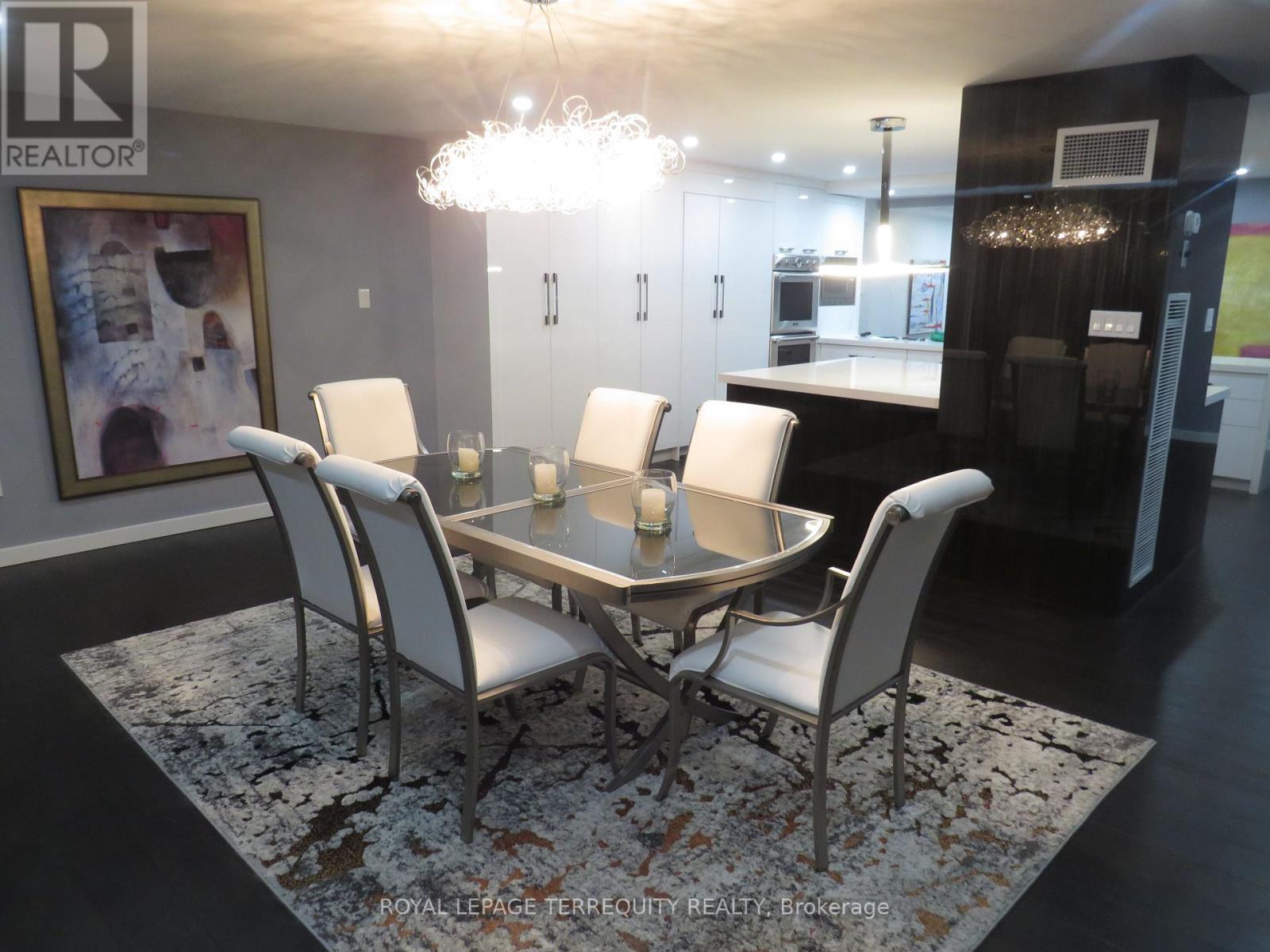 Property at 3305 - 2045 LAKE SHORE BOULEVARD W image 1