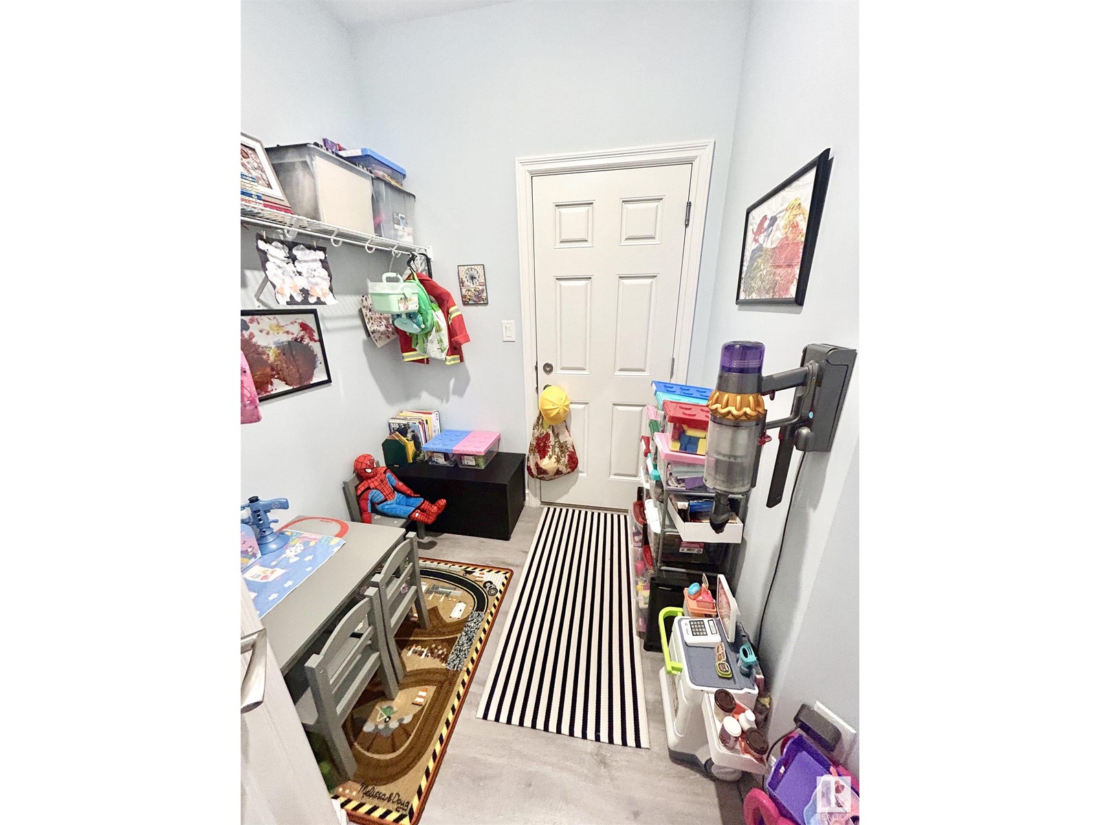 Property at 6525 57 AV image 2