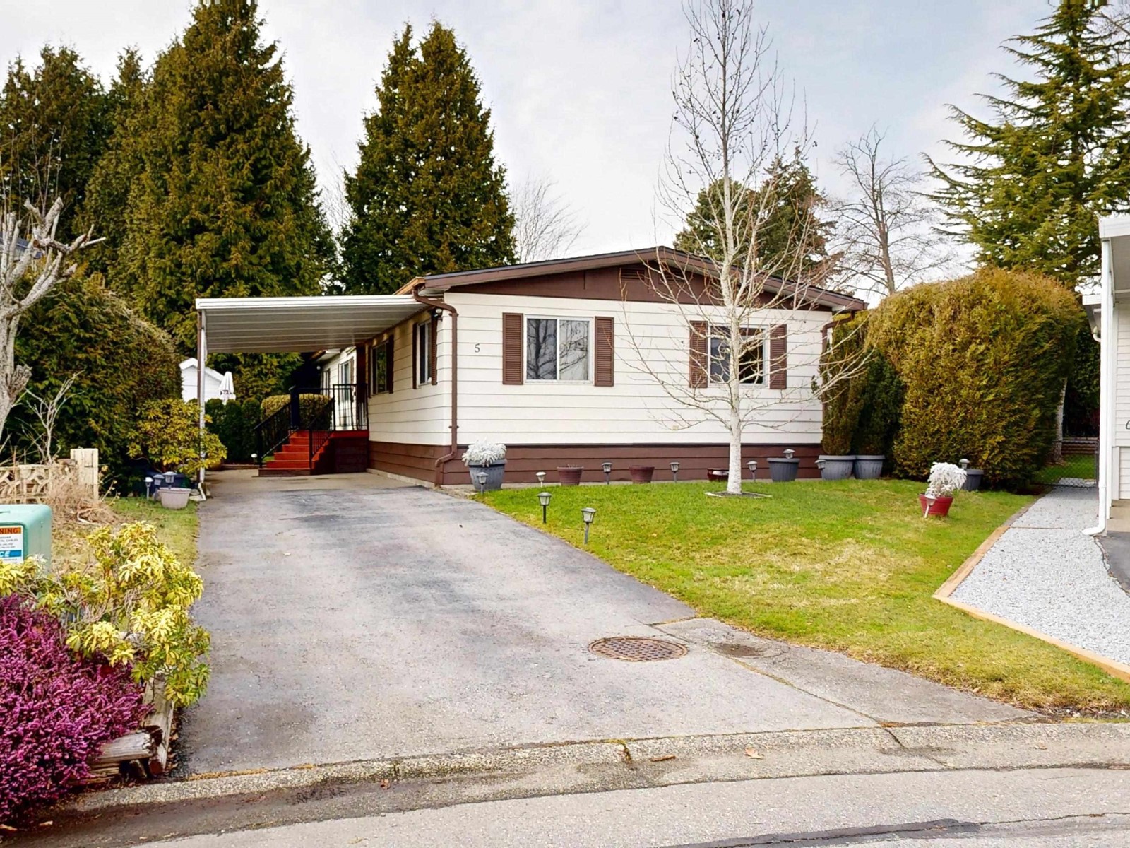 5 2303 Cranley Drive, Surrey, British Columbia  V4A 8W9 - Photo 1 - R2971680