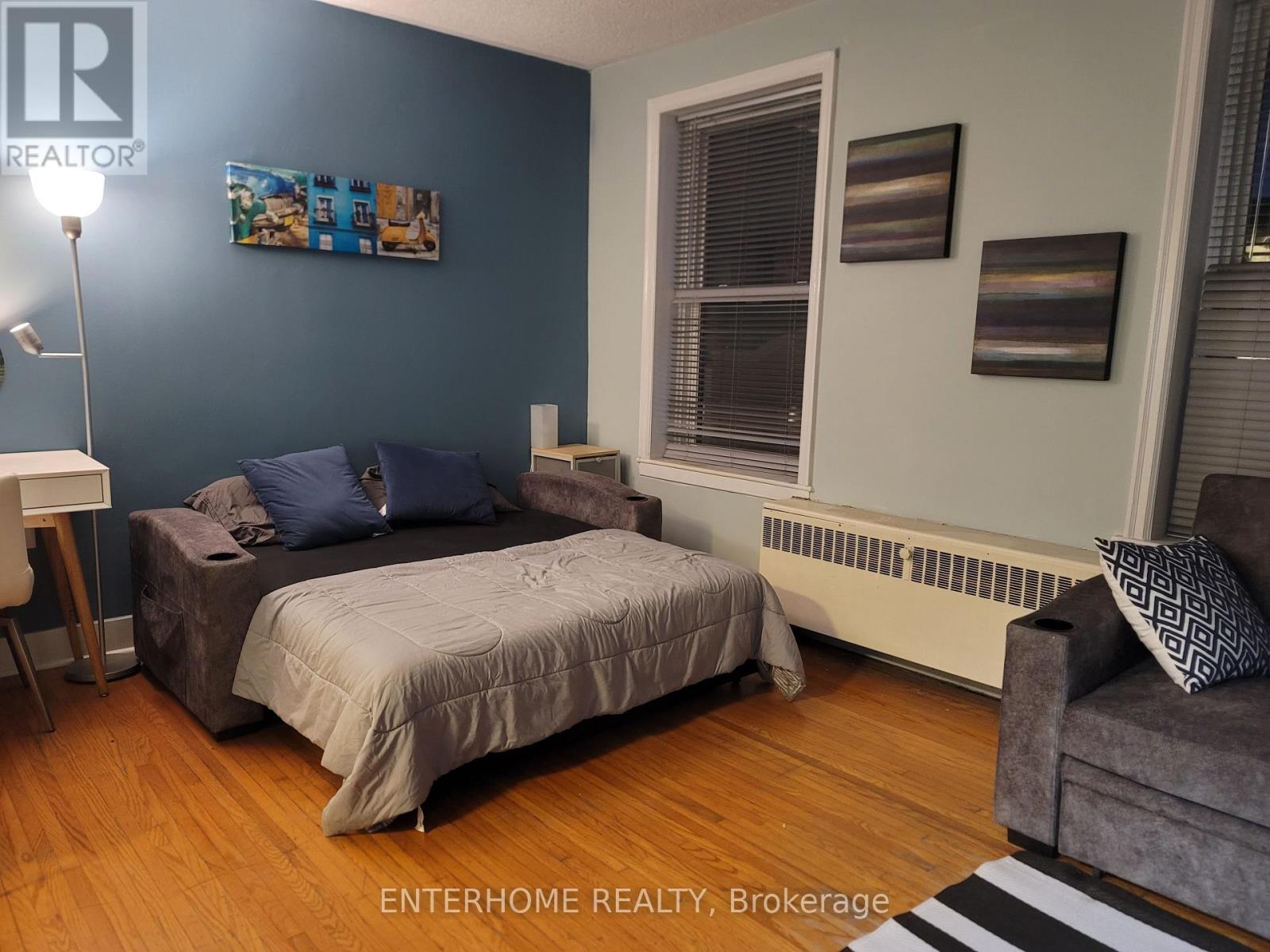4 - 51 QUEEN STREET E, Brampton, Ontario