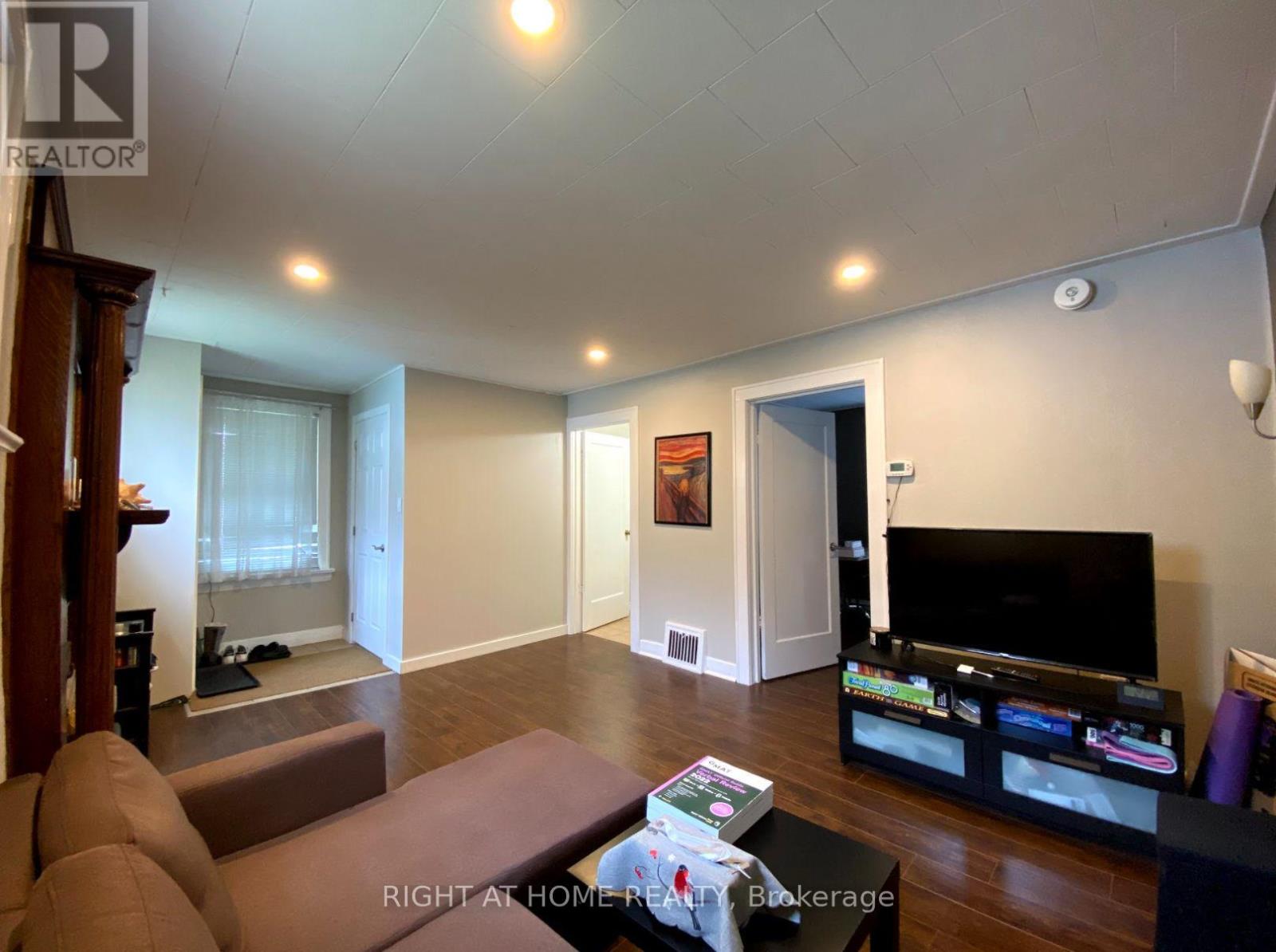 12 Mcdonald Avenue, London North, Ontario  N6G 1B1 - Photo 11 - X12050184