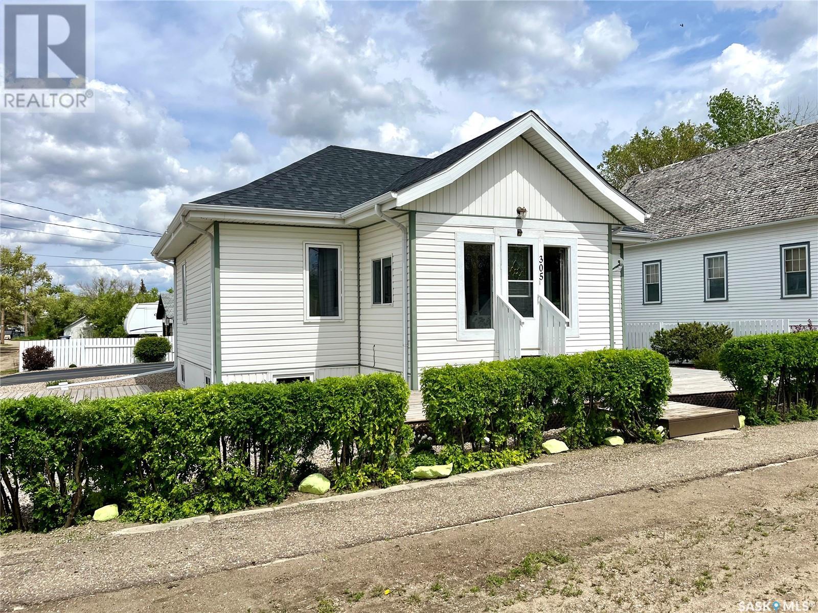 305 1st AVENUE E, kyle, Saskatchewan