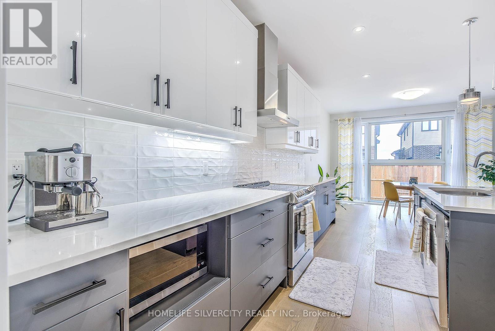 Photo 15 of 40 for 1777 Brayford Avenue