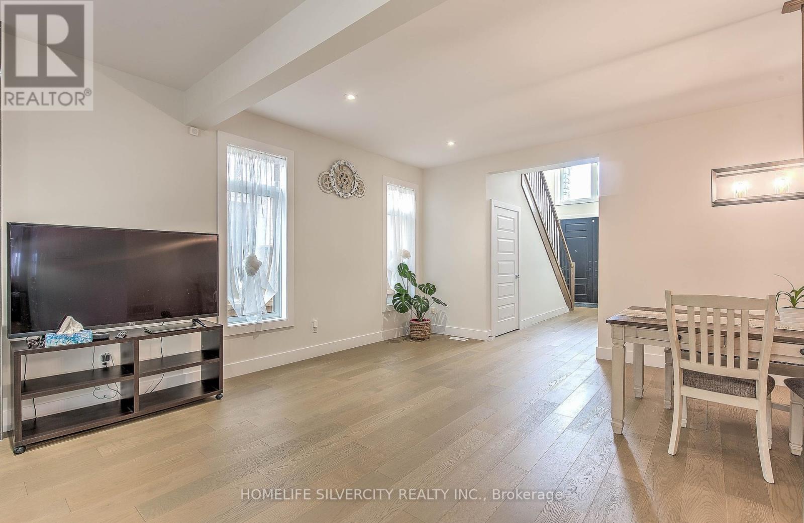 Property at 1777 BRAYFORD AVENUE image 5