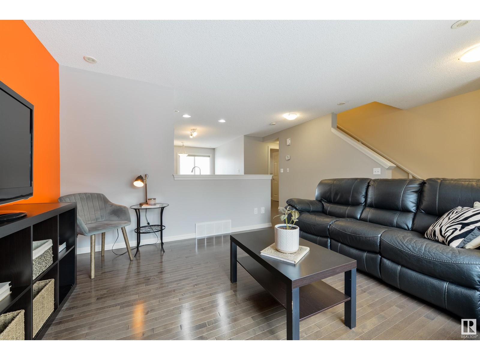 Property at #102 655 TAMARACK RD NW image 5