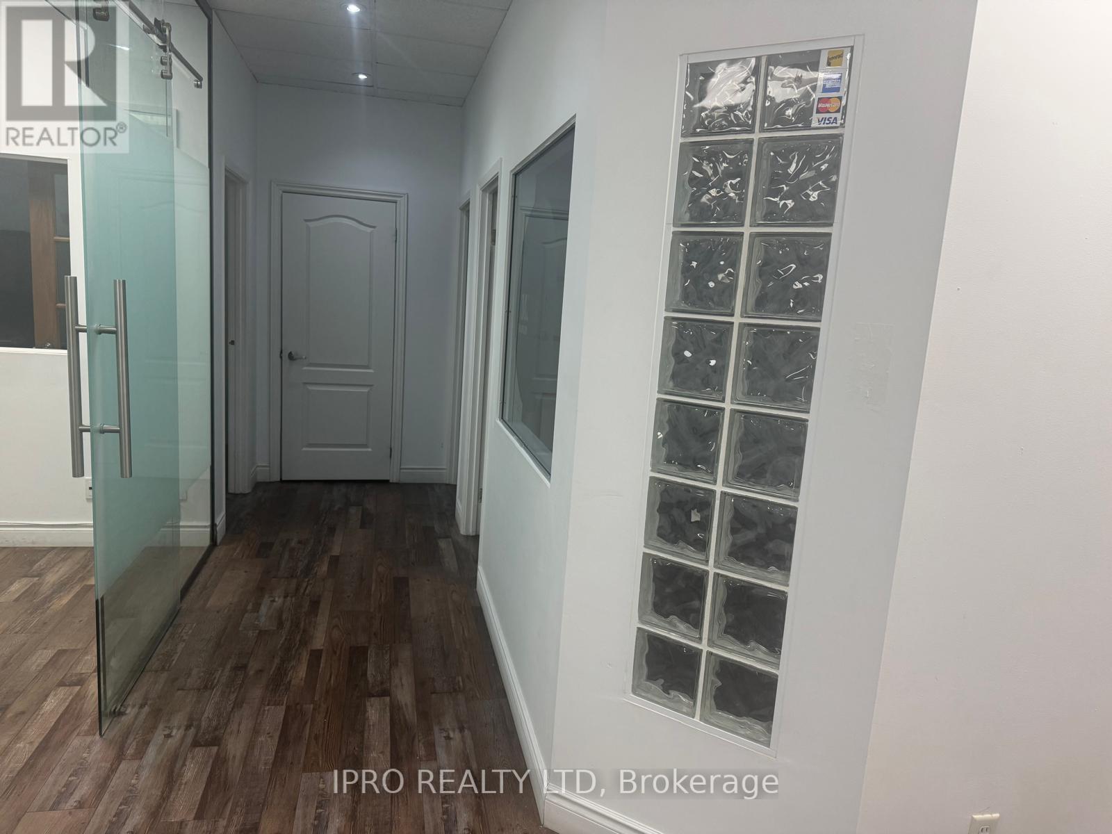 203 - 49 Hillcrest Avenue, Brampton (Downtown Brampton), Ontario  L6W 4V4 - Photo 3 - W12050223