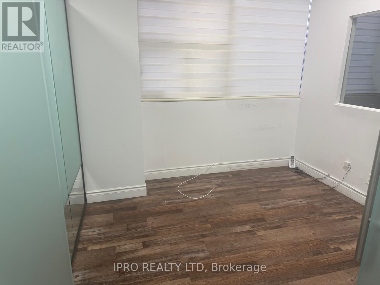 203 - 49 Hillcrest Avenue, Brampton (Downtown Brampton), Ontario  L6W 4V4 - Photo 4 - W12050223