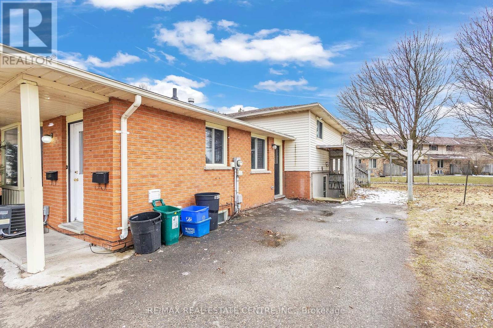 B - 501 Kingscourt Drive, Waterloo, Ontario  N2K 2X9 - Photo 12 - X12050232