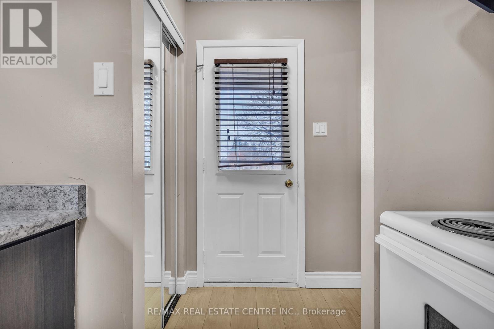 B - 501 Kingscourt Drive, Waterloo, Ontario  N2K 2X9 - Photo 14 - X12050232