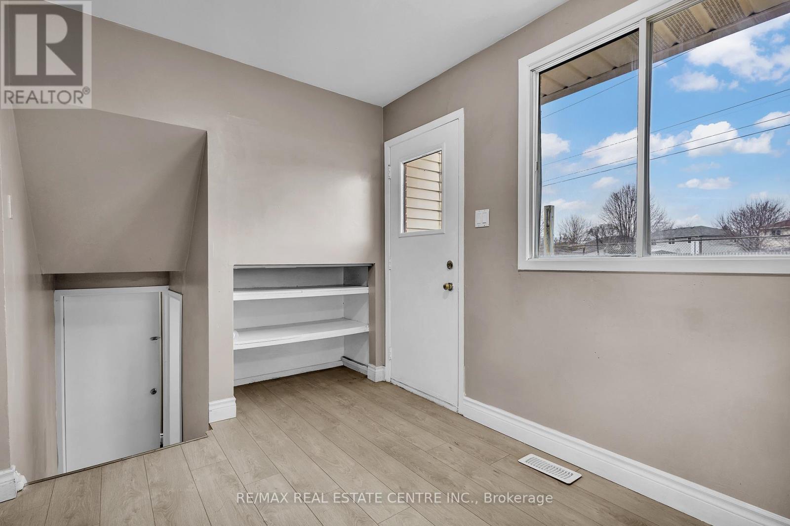 B - 501 Kingscourt Drive, Waterloo, Ontario  N2K 2X9 - Photo 21 - X12050232