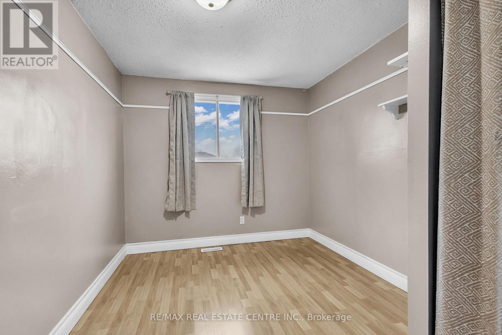B - 501 Kingscourt Drive, Waterloo, Ontario  N2K 2X9 - Photo 23 - X12050232
