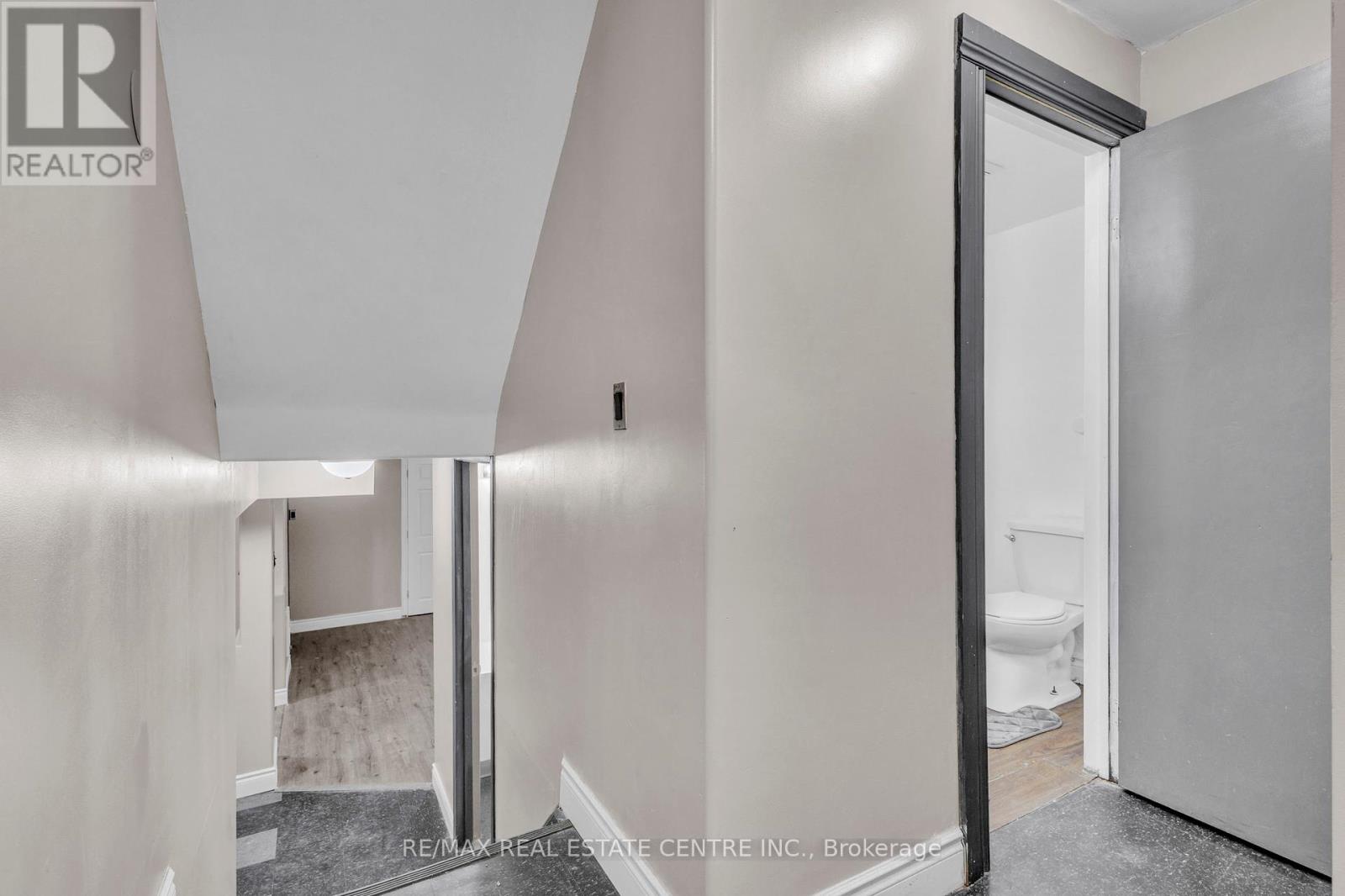 B - 501 Kingscourt Drive, Waterloo, Ontario  N2K 2X9 - Photo 33 - X12050232