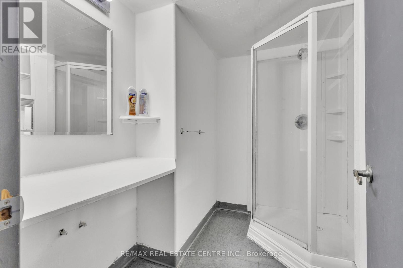 B - 501 Kingscourt Drive, Waterloo, Ontario  N2K 2X9 - Photo 35 - X12050232