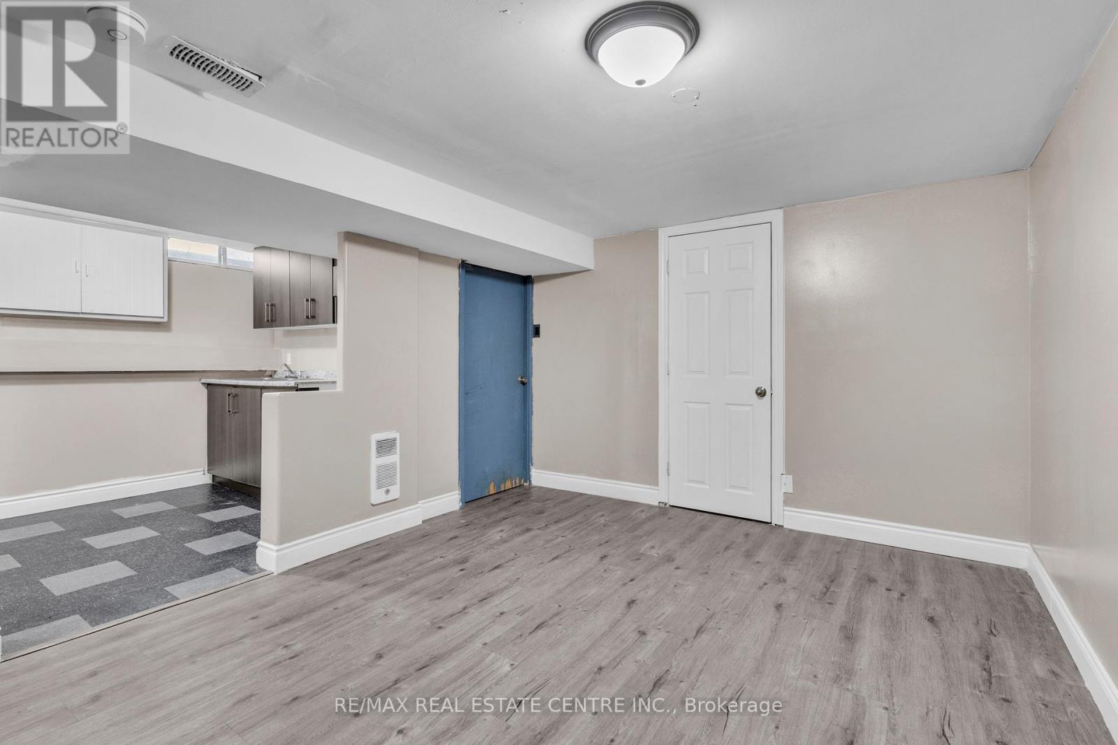 B - 501 Kingscourt Drive, Waterloo, Ontario  N2K 2X9 - Photo 39 - X12050232