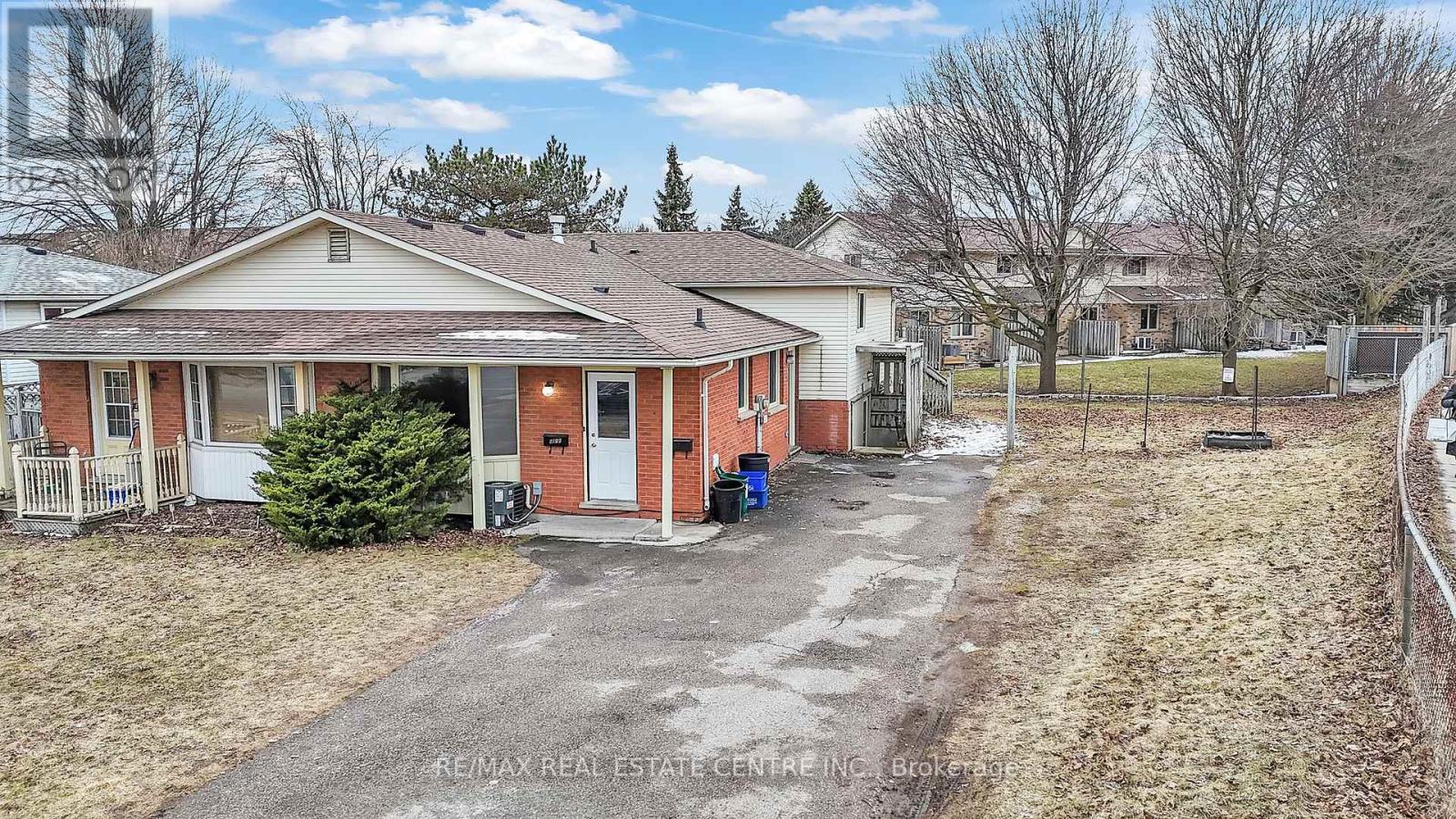 B - 501 Kingscourt Drive, Waterloo, Ontario  N2K 2X9 - Photo 6 - X12050232