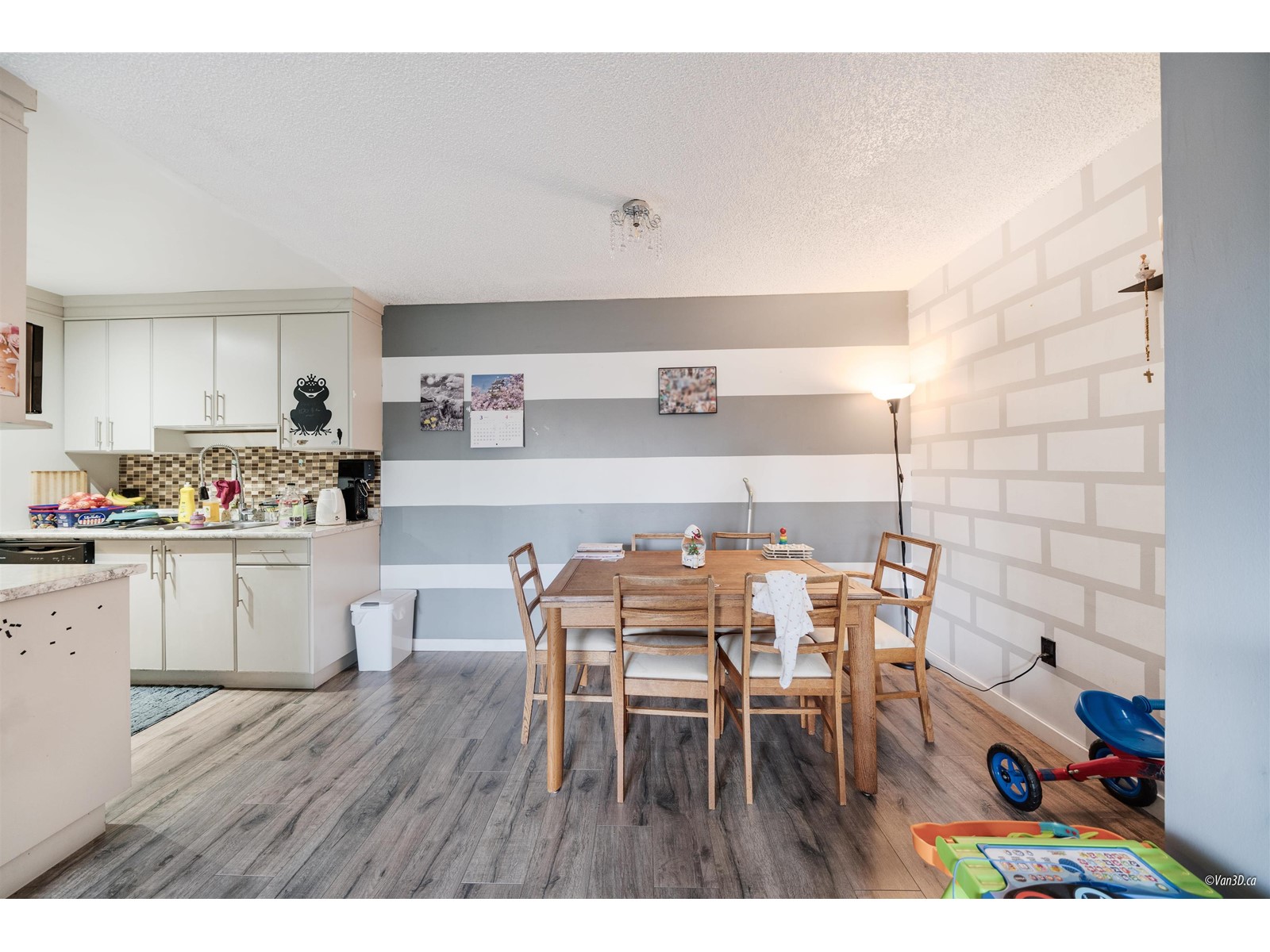 201 14925 100 Avenue, Surrey, British Columbia  V3R 1J6 - Photo 11 - R2982815