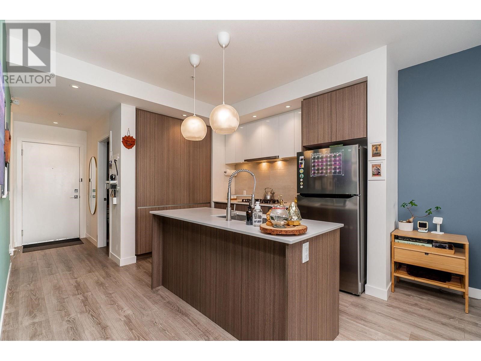 310 516 Foster Avenue, Coquitlam, British Columbia  V3J 0H8 - Photo 5 - R2976914